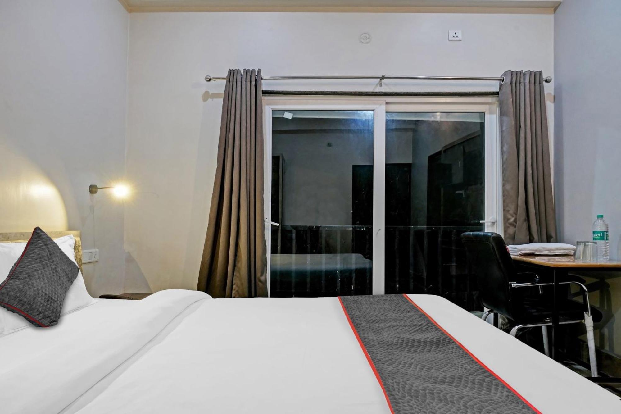 Townhouse Navneeta Grand Ξενοδοχείο Kakarmatha Εξωτερικό φωτογραφία