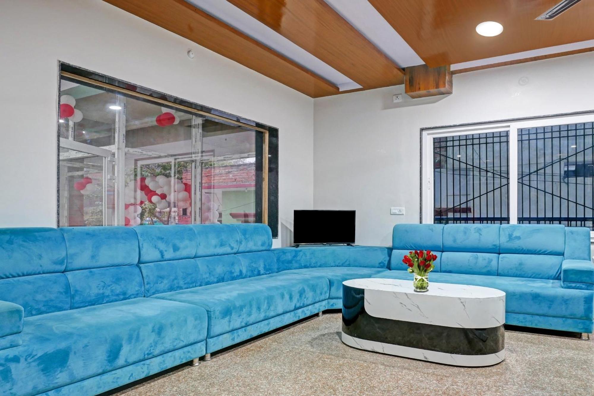 Townhouse Navneeta Grand Ξενοδοχείο Kakarmatha Εξωτερικό φωτογραφία